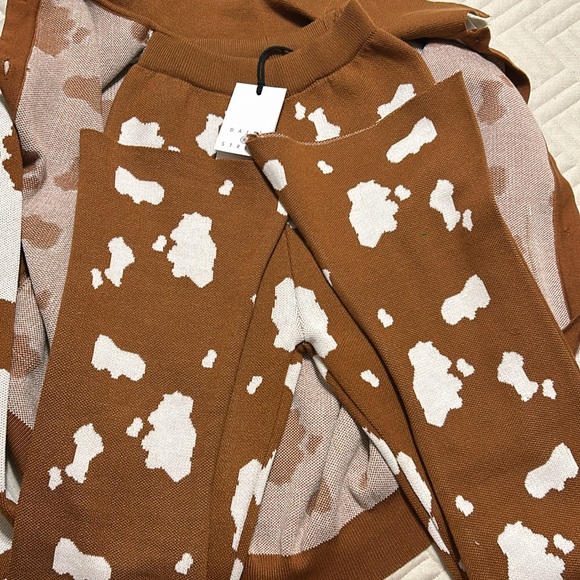 Brand new daisy street cow print set (purchased separately but selling as a SET) - Picture 7 of 9